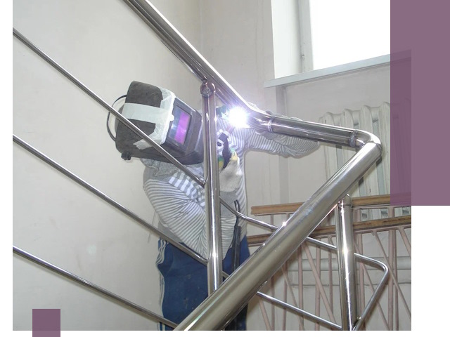 Монтаж перил и ограждений качественно в Югорске