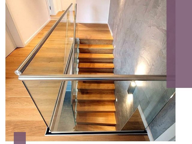 Перила для лестницы в доме — изготовление и монтаж в Югорске