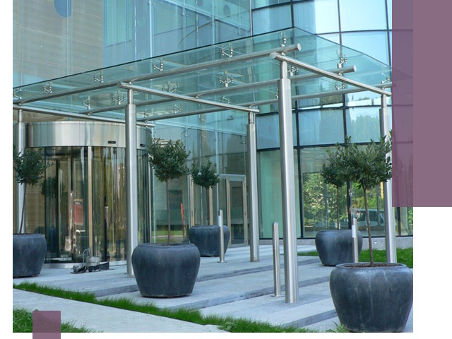 Навесы из стекла на заказ в Югорске — монтаж и установка