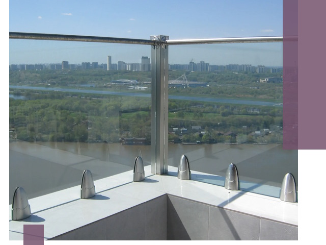 Стеклянные парапеты премиум класса в Югорске для домов и бизнесов