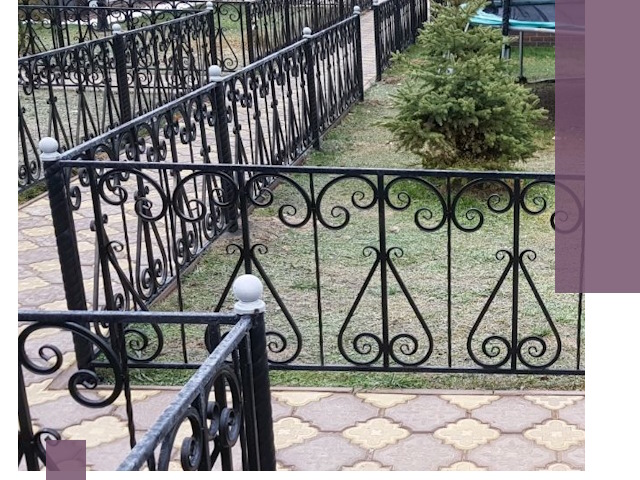 Кованые газонные ограждения под ключ в Югорске
